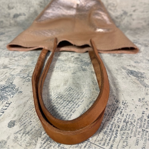 Basil Racuk Paper Bag Rose Gold Metallic Leather Tote - Picture 6 of 13